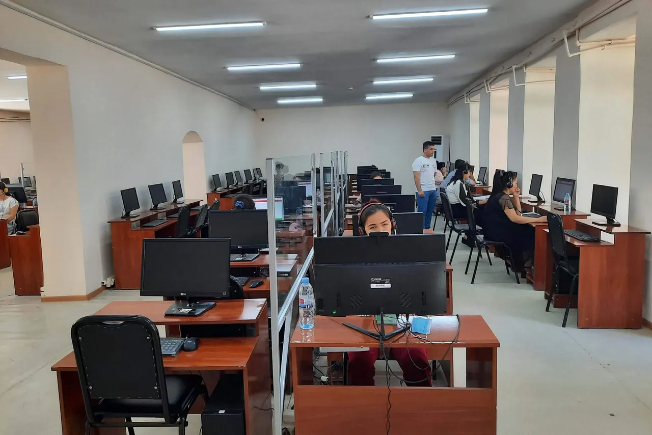 Министрлик аттестация тесттерин сатышын платформа чыгымдары менен түшүндүрдү