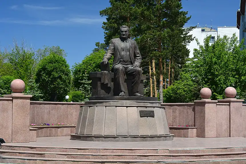 Здание Карагандинский технический университет имени Абылкаса Сагинова, Karaganda