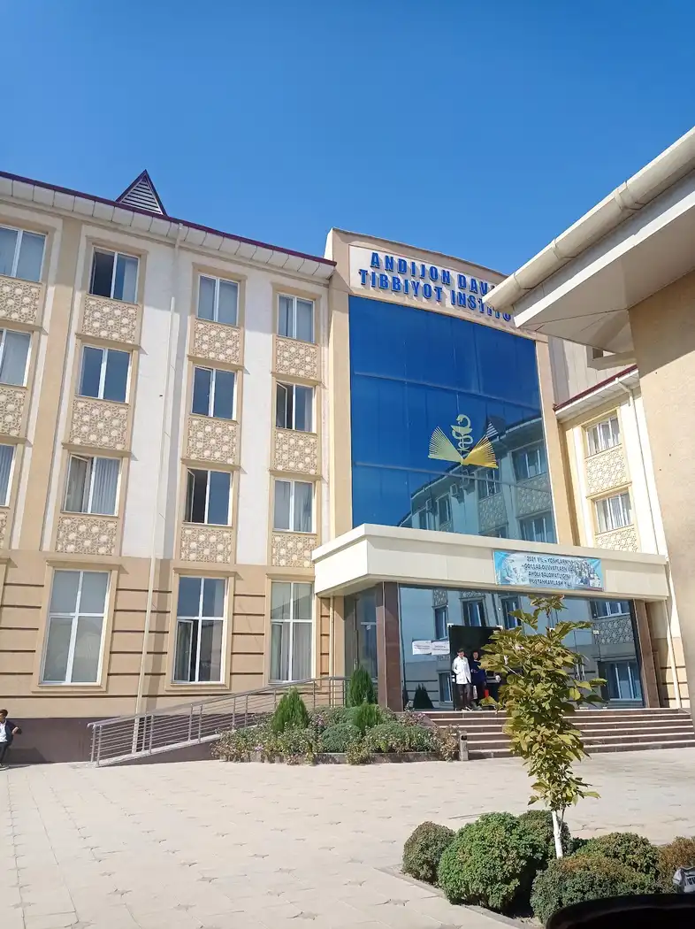 Здание Андижанский государственный медицинский институт, Andijon
