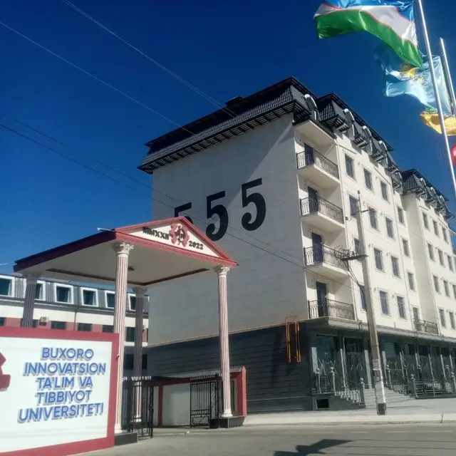 Здание Buxoro Innovatsion Ta'lim va Tibbiyot Universiteti, Buxoro